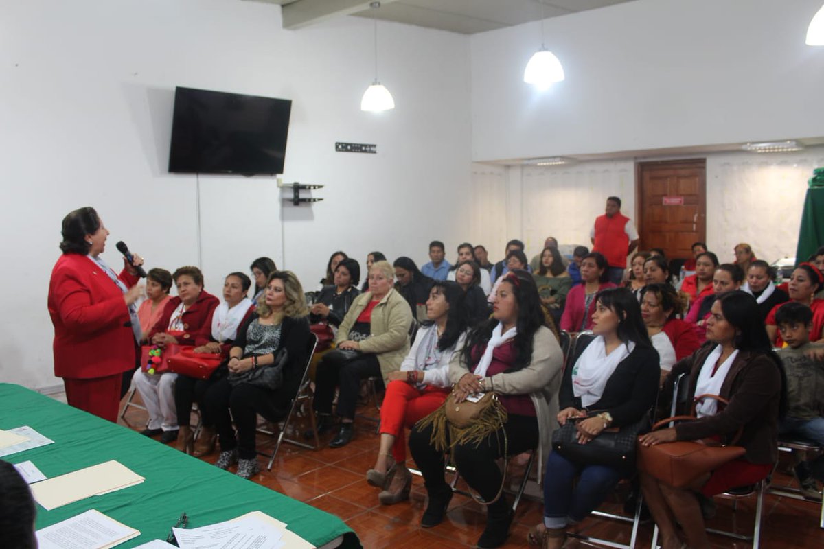 ONMPRIOAXACA's tweet photo. Nuestra presidenta @YolandaLopezDip en compañía de la Dir. Estatal de la #ENMPRI Fanny Ivonne Guzmán, realizaron la publicación Estatal de la convocatoria para la #2aGeneración de la @ENMPRIISTAS. Te invitamos a inscribirte para fortalecer y empoderar tu liderazgo político. https://t.co/eqN7CiT6h4