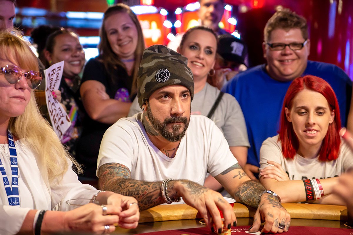 Big happy birthday to We\re sending nothing but good vibes for his special day! 