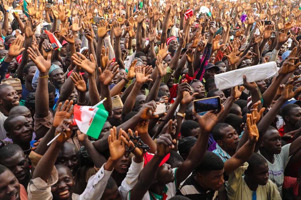 atiku's tweet photo. My fellow brothers and sisters, I want to promise you that if you vote PDP we will restore the jobs you lost. You will either get a job or get a business to do. This is a promise I am making on behalf of PDP if you vote for PDP. #PDPNigerRally #BetterNigeria #LGNWA https://t.co/ucGJEul7rx