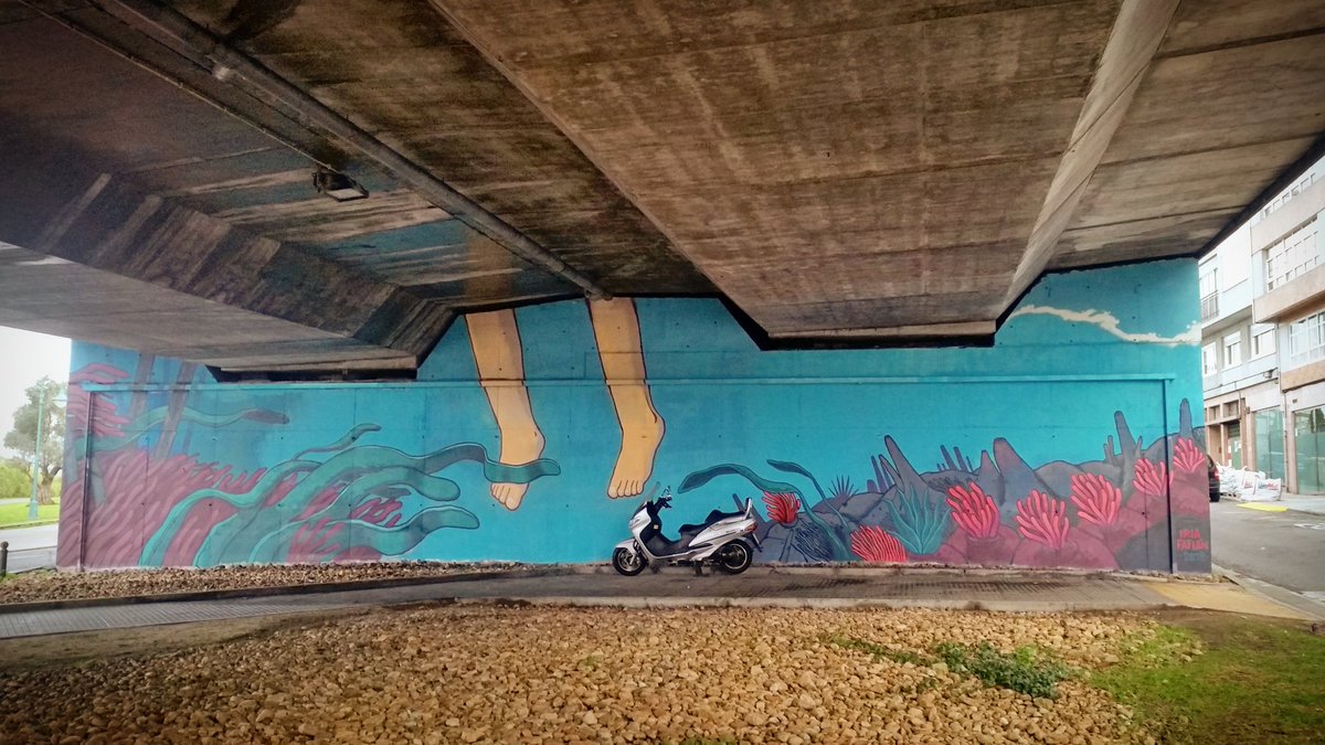 silcerino's tweet photo. #Coruña | Los muros del viaducto de la Avenida del Ejército y la entrada al parque de San Diego ya lucen el mural de #IriaFafián perteneciente al programa #Ruarte. 🖌 #MuralesCoruños https://t.co/FGoAsiIAKE