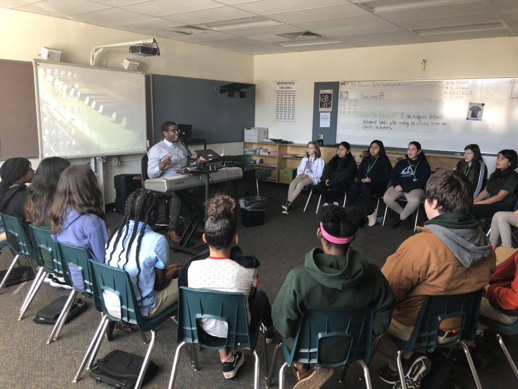 StevenSokohl's tweet image. 🎶 🎼 #middlelevel education isn’t just math, science, social studies and ELA. Mr. Parks music students have learning targets that provide yet another pathway to success! 🎶 🎼 #BuildingRelationships #ShapingLeaders