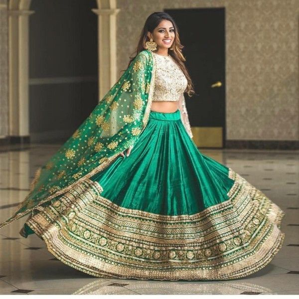 Embroidered Work Designer Lehenga Choli
Buy at : buff.ly/2RhhJXo
#lehengacholionline #Lehengas #designerlehenga #lehengaoutfits #Lehengacholi #heavylooklehenga #royallehenga #lehengalove #sareelook #ethnicsaree #ethnic #ethnicwear #indianethnicwear