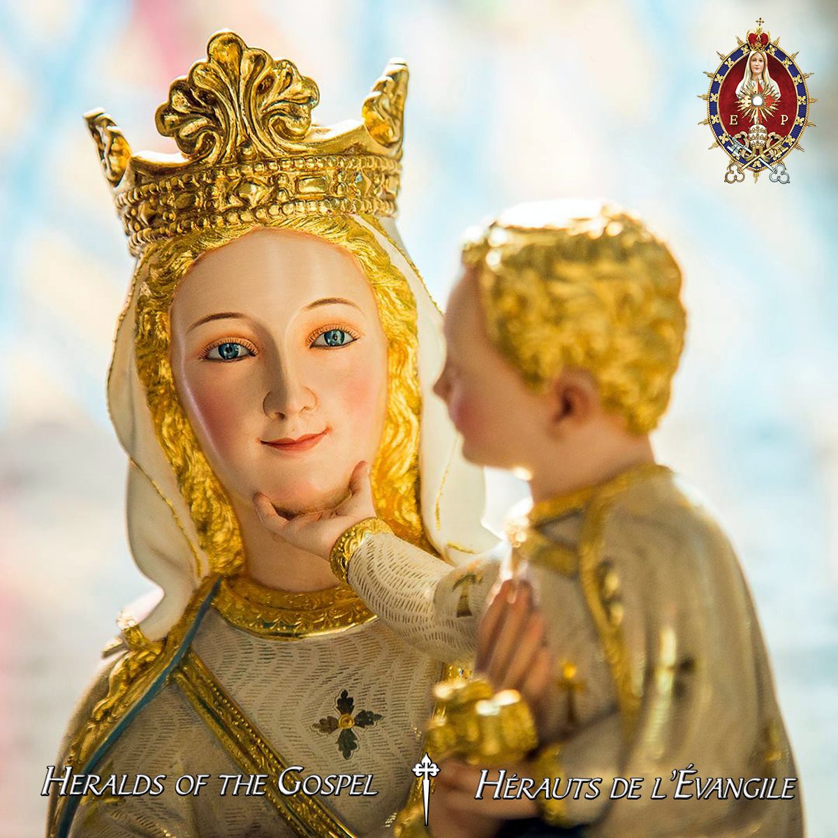 herauts's tweet image. Que dire face à tant d'amour? Rien... arrêtez-vous un instant, regardez et laissez-vous guider par cette tendre affection. Que la Vierge Marie vous bénisse!
#herauts #catholique #viergemarie #amour