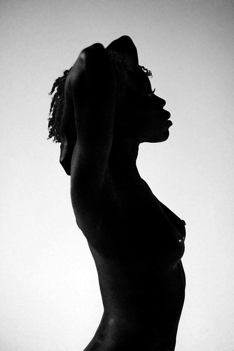 dfw_nude's tweet photo. Melanin-the essence of black 🖤
•
•
•
#visionary @TheNikonmamba #melaninmuse #dallasdreamgirl #sunnylove #artisticmodeling #blackexcellence #silhouette #darkskinnedwomen #chocolatemuse #allureimagery #art #dallasbased #artist https://t.co/aDs9YuwvU1
