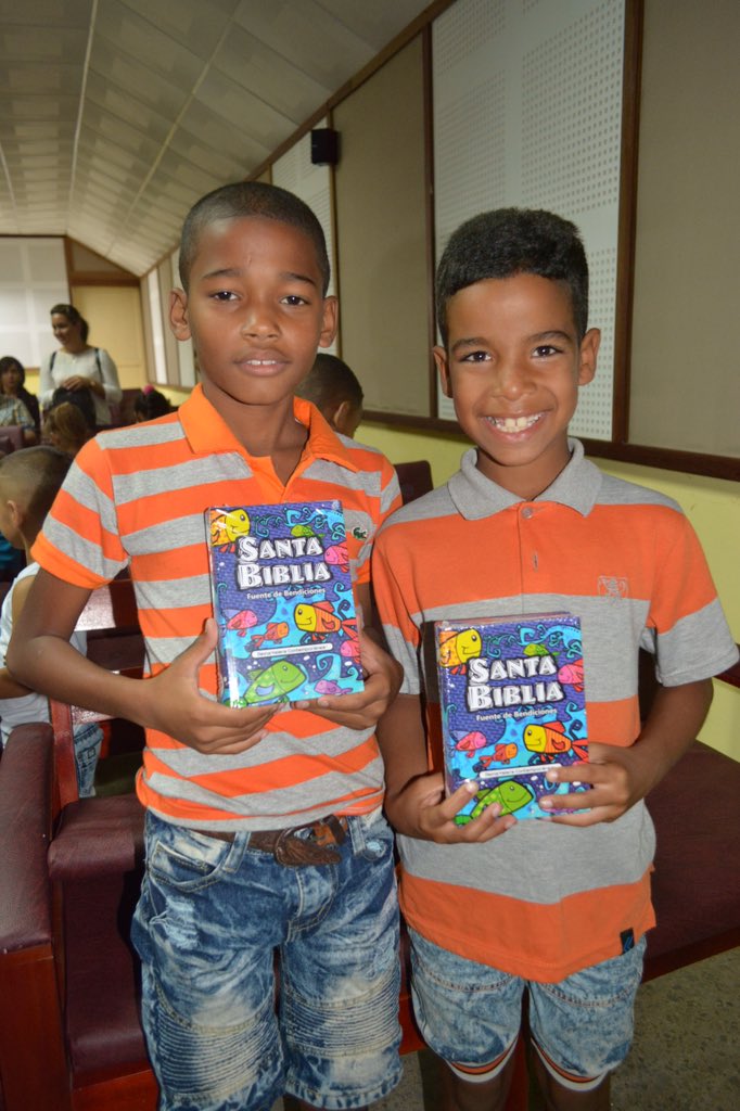 Proyecto un Millón de Biblias para Cuba 2013 - 2018 entre SBU/CB, ahora: ^Una Biblia para cada cubano con estrategias de compromiso (Engagement)^, Siviendo con la Palabra a más de 60 diferentes denominaciones en Cuba y apoyo de unas 10 Sociedades Bíblicas nacionales. #bibliacuba.