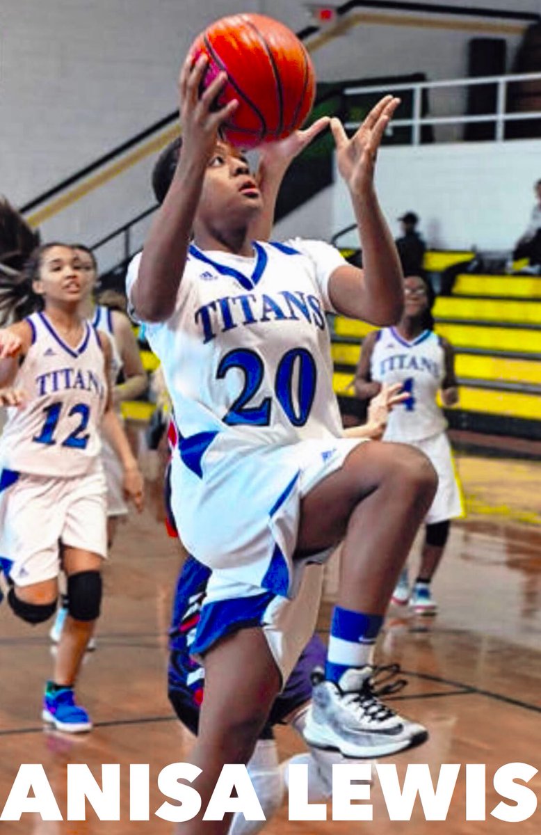 flight22girls's tweet photo. 2021 5’7” G Anisa Lewis is having a strong sophomore year! She’s averaging 20ppg and 4rpg, including a 34pt and 33pt game this season! Coaches, keep an eye on this one! https://t.co/JoZMhnXVuC