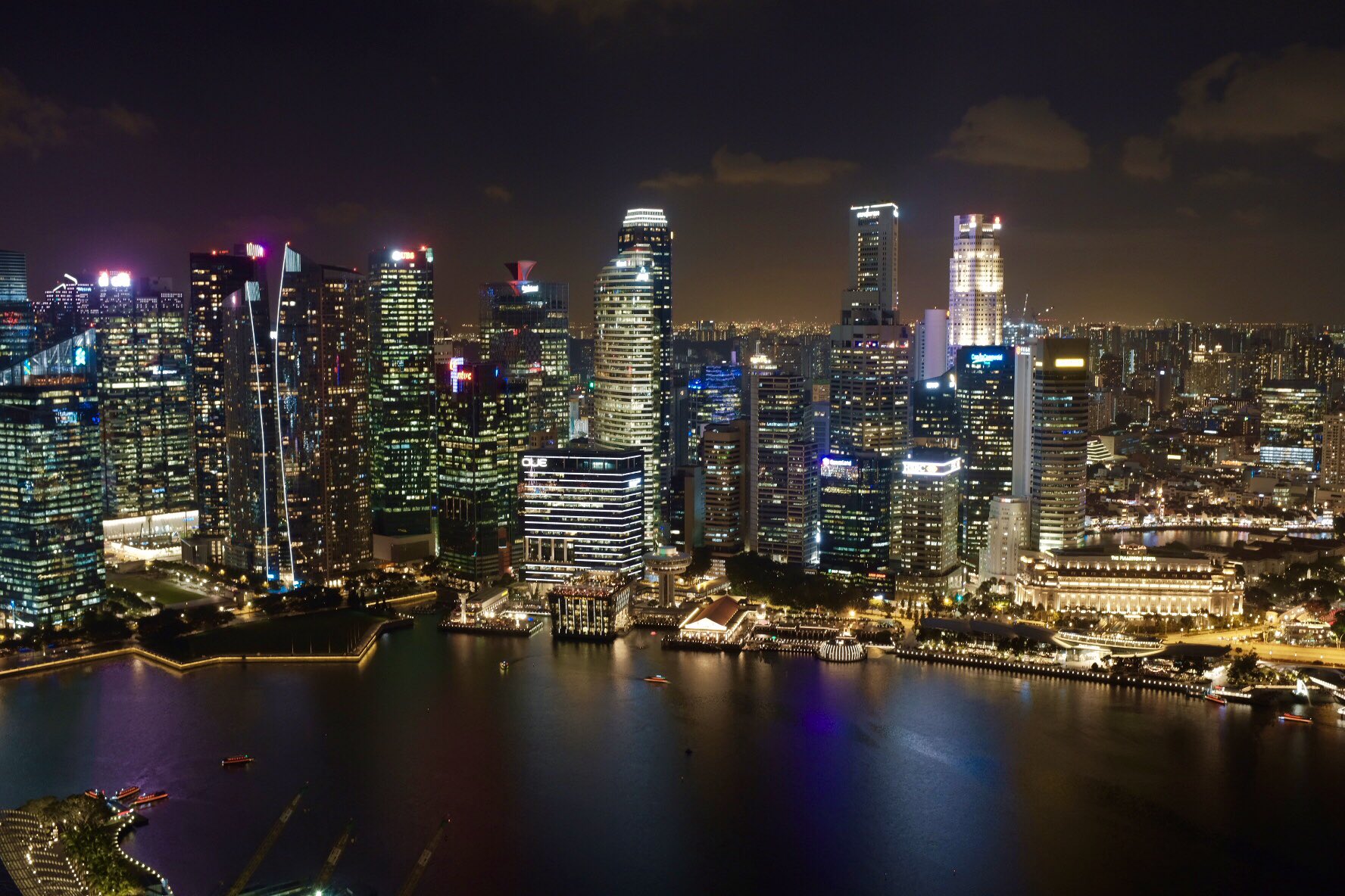 Droneladykimmy シンガポールの夜景 マリーナベイサンズ の最上階より T Co Ycpwhfyxmp Twitter