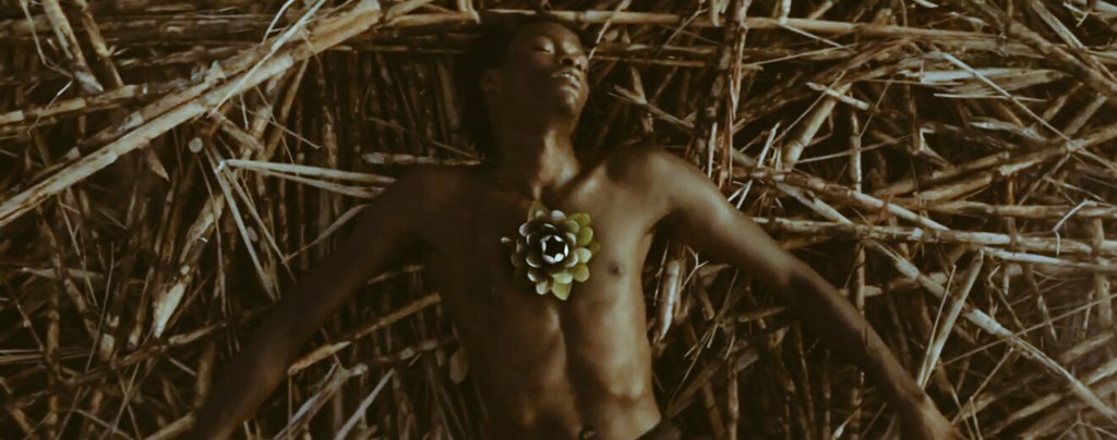 Luscasreal's tweet image. Eu realmente não tenho palavras para descrever esse clipe maravilhoso está realmente perfeito 
#SatisfactionVideo