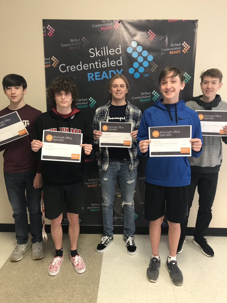 AprilAllison16's tweet image. More @ByronNelsonHigh @NisdCTE Ss earning certs in MOS Outlook.  #Skilled #Credentialed