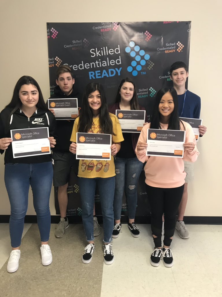 AprilAllison16's tweet image. More @ByronNelsonHigh @NisdCTE Ss earning certs in MOS Outlook.  #Skilled #Credentialed