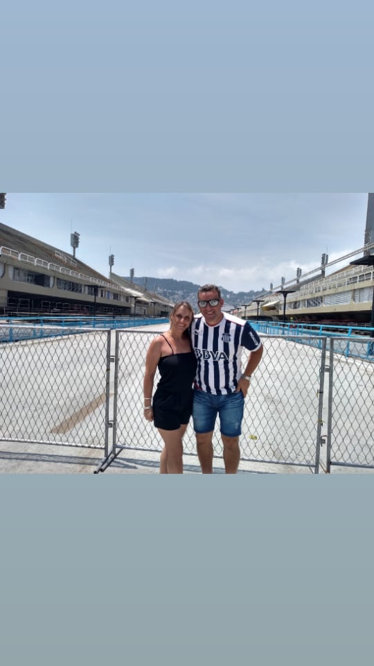totobaldassi's tweet photo. #TalleresPorElMundo no podía faltar una foto con los colores más lindos del mundo!!! #Talleres en Río!! https://t.co/XNZTEAfWkD