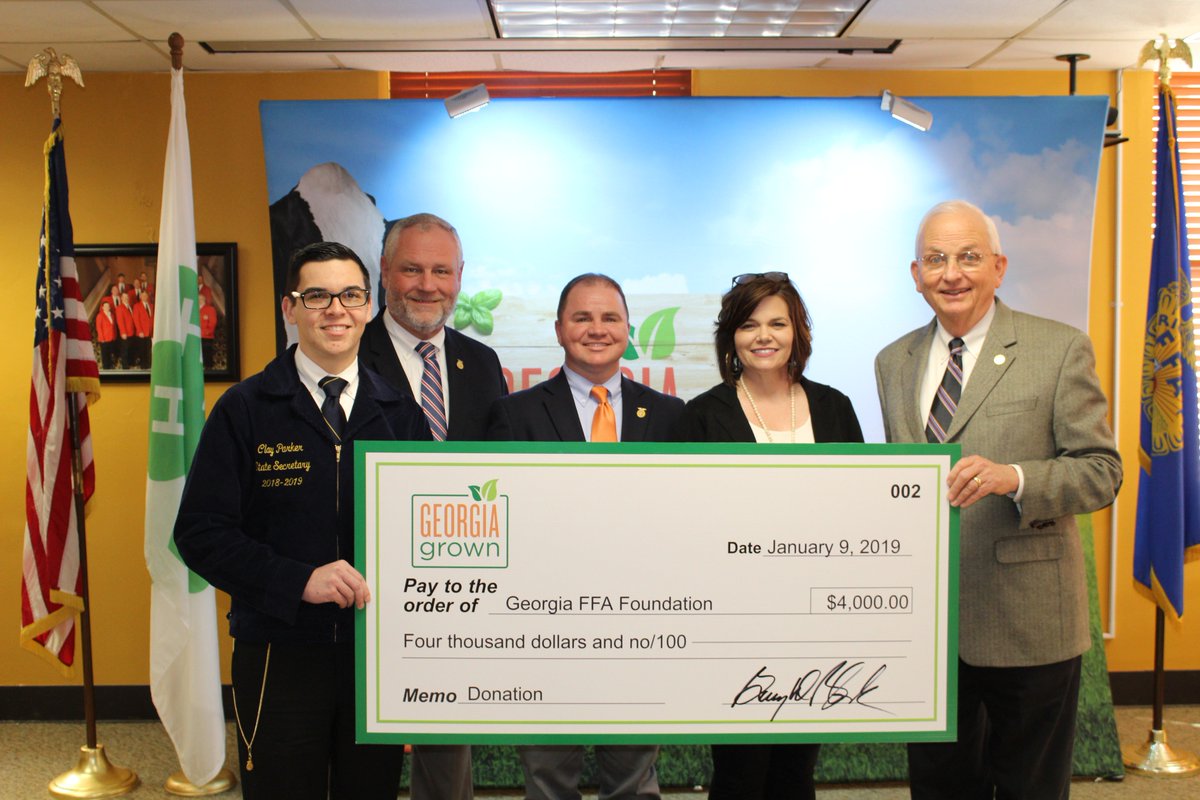 GeorgiaGrown's tweet photo. Congratulations to @Georgia4H and @GeorgiaFFAFdn on auction benefits totaling $8,000. Thanks to everyone who participated in the live auction and submitted donations. #GeorgiaGrown #Ga4H #GaFFA #FFA #4H #education #futureleaders https://t.co/RJyilah3Tm