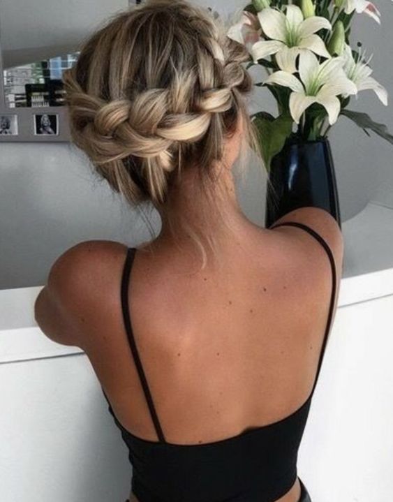 beautymarket_es's tweet photo. 💞💃 #TopLooks Trenzas para ponerle a 2019, glamour ¡mucho glamour! #Fashionistas #Styles #HairStyles Vía @beautymarket_es 👉https://t.co/SgRqmWsKOc https://t.co/9W29XGtXqT