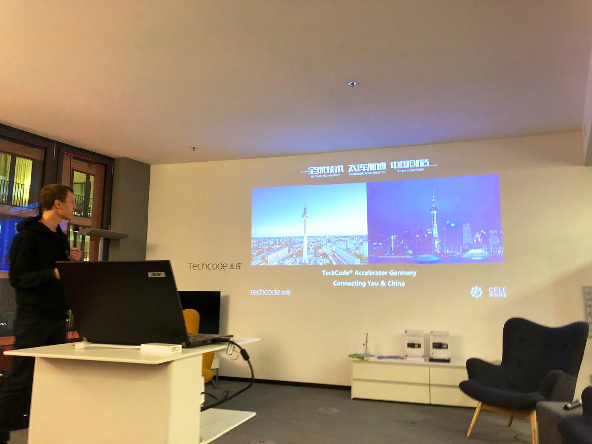 almarrone's tweet image. AI investments:
Germany: €3bn; Chinese AI company #SenseTime just in the city of Tianjin: $16bn #ai #techcode