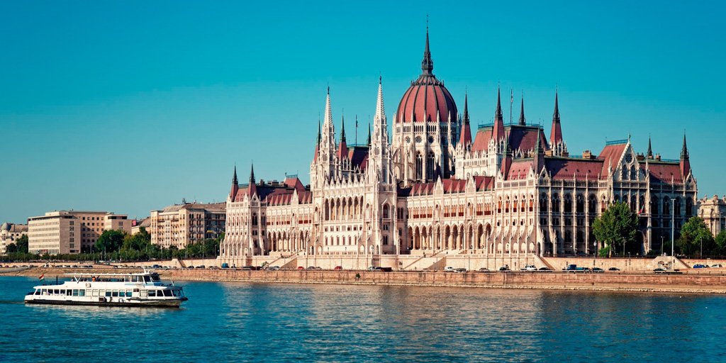 transrutas's tweet photo. #SuperOferta Invierno - BUDAPEST Y PRAGA. Salida ciudades varias: 5 noviembre a 31 marzo 2019 (diarias). 6 días / 5 noches desde 939 € (vuelo + alojamiento + 5 desayunos + traslados y visitas panorámicas + entradas) #ConTransrutas #Europa https://t.co/Z27LEFYRJP https://t.co/tgqPJNyHUH