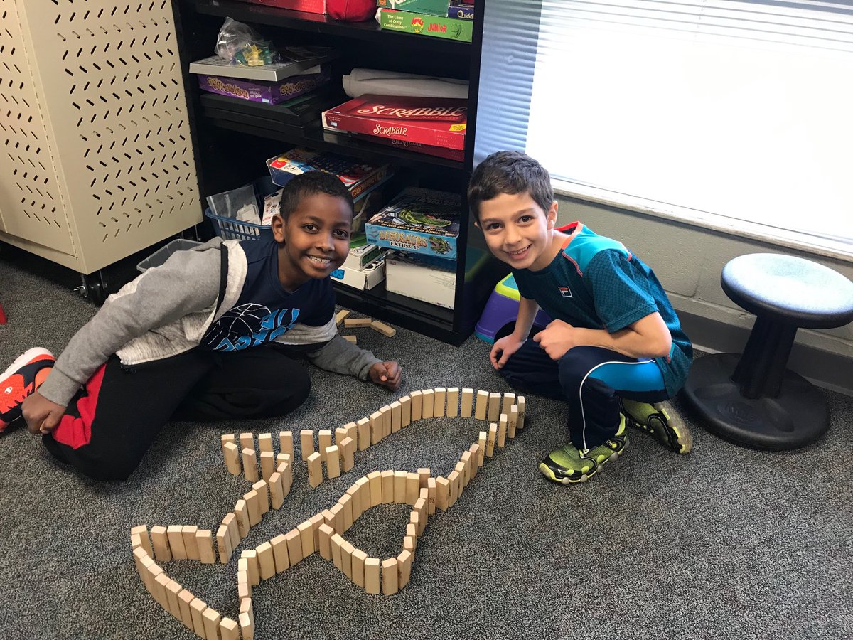 Jen_VanDyke's tweet photo. Indoor recess creativity! ⁦@ireDCSD⁩ https://t.co/oLfZ5hVrQw