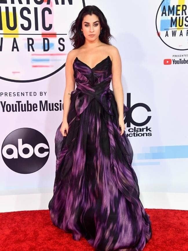 ThecovenofLaur's tweet photo. #LaurenJauregui #BestSoloBreakout #iHeartAwards https://t.co/9dIUHzw1S2