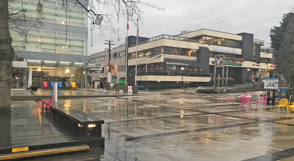 Can you spot what's missing from Civic Plaza today? 🕵️ Other than the sun of course! #NorthVan https://t.co/J5YoocmQZc