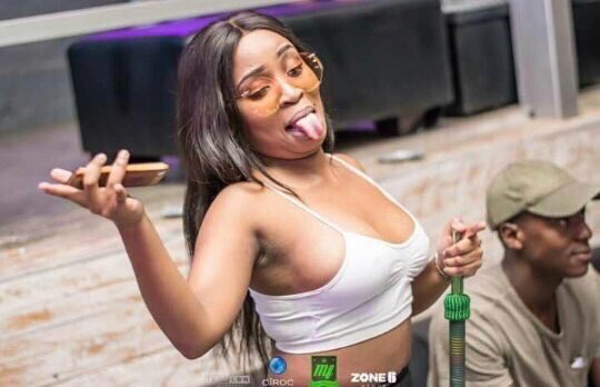 PeruthVanessa96's tweet photo. I think am the only virgin who’s good at giving blow job😝😝😂😂😏😏 https://t.co/xmC56lpo3r