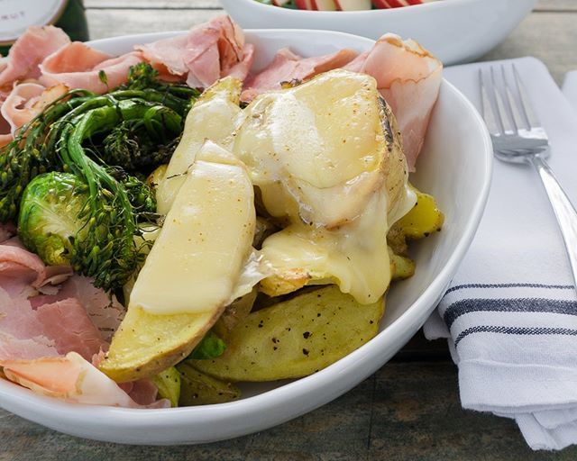 FishersCheese's tweet photo. You know what time of the week it is! 🙋🏻‍♀️And what better way to embrace this recent cold spell we've been having than with a warm, delicious bowl of roasted veggies and melty Raclette? Join us! No Drama, Raclette-O-Rama starts at 5pm! #nodrama #raclett… https://t.co/So0luQDwzg https://t.co/3qMcHADsox