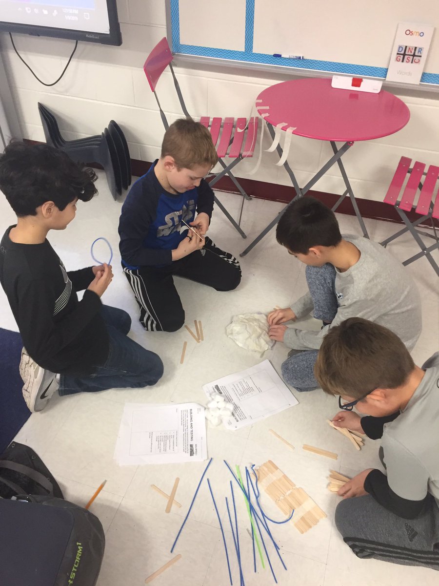 BrownSTEMteach's tweet photo. Engineering and testing tools to clean up an oil spill!  @MadisonsTrust16 #mtes3yr https://t.co/6LsOoc95Hz