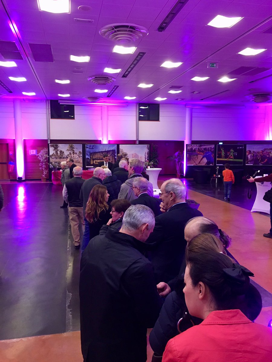 Andr3sFPro's tweet photo. @Ville_de_blr l'agence BNP Paribas Bourg La Reine présente aux vœux de notre maire @MajaMisajlovski @Martins49663161 @chzcoco1 https://t.co/0eCS9nfBHl