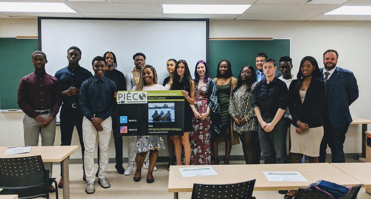 Jdupuis_prof's tweet photo. J'étais à la présentation ce matin du bilan de @ja_pieco, je dois dire que j'étais fort impressionné du professionnalisme des élèves!   Chapeau pour votre don à la Fondation. Merci aux partenaires! @Chenard_Daniel @ONFE_ROPE @AlbertWong13 @Telfer_UdO #mafamillececce #CECCE https://t.co/sUi9pOAQQo