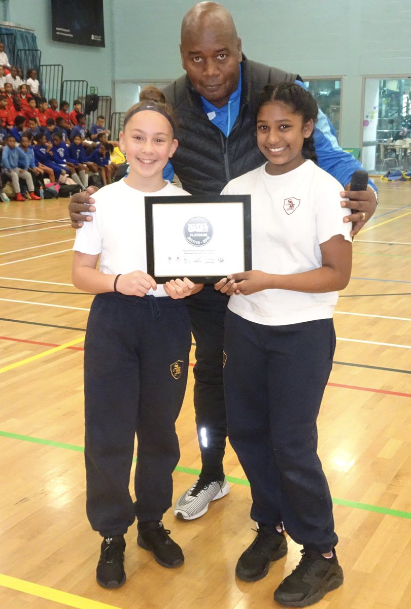 LangdonSSP's tweet photo. 😎Please see @StMichaelsE6 receiving their @YourSchoolGames #Platinum #Gamesmark Award. #WELLDONE 🏅⚽️🏀🏐🎾🏈🏓🏑🏏🤾♀️🤸🏽♂️🎽🏆 https://t.co/iIjSwZMON5