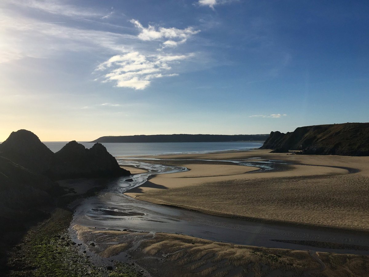 1CarolineBerry's tweet image. First Gower walk of 2019 and what a beauty #Southgate #Pobbles #ThreeCliffs #Gower #walking #findyourepic #BeAdventurous #bluesky #sunshine #winterwalking #solitudeisbliss