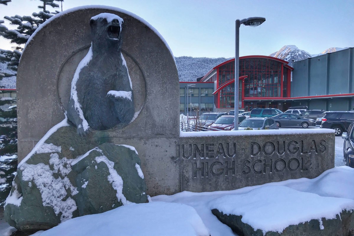 A Tlingit name has been gifted to Juneau-Douglas High School, following a student-led effort to add the name, which is the Tlingit name for Mount #Juneau: juneauempire.com/news/tlingit-n…