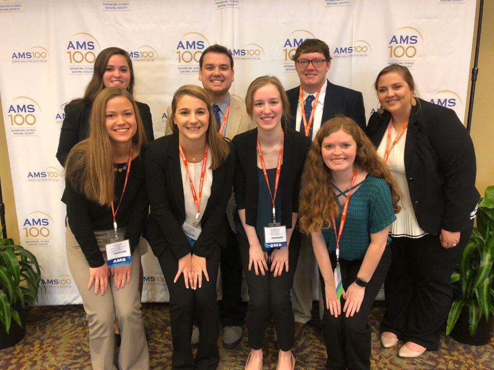 WXpebarlow's tweet photo. Eight meteorology students represented @UofSouthAlabama and @USAMetClub very well this past week in Phoenix! Grateful to have had the opportunity to travel out west to attend a wonderful conference to present our work and learn more! #AMS2019 https://t.co/MmI0gb3Xox