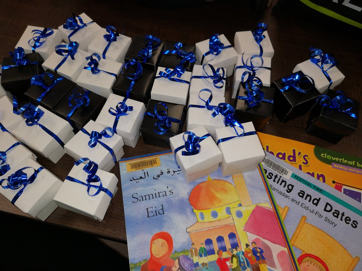 MsFadumo's tweet photo. Round 2!! Teaching more Ss about Eid todayπ #SoExcited #RepresentationMatters #teaching
#practicumadventures @uOttawaBEd @GlobalEdUOttawa @ONeducation @OCDSB @tracy_tcrowe @IPROMISESchool https://t.co/GEdH4Ab9ye