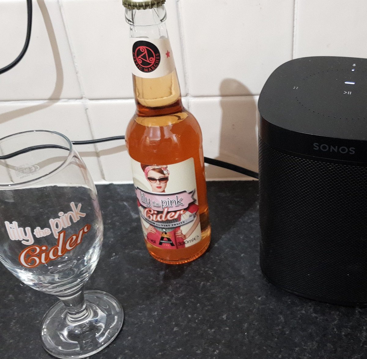 andrewgormley's tweet photo. Who needs anything more than @CelticMarches and @Sonos to have a good evening 👍

#goodcider #goodmusic #belikeandrew 😂 https://t.co/iroWJLAHhY