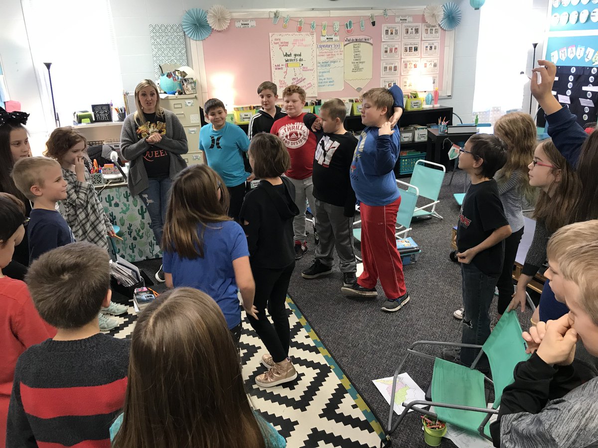 krisculby's tweet photo. I got to participate with this class for a few minutes as they were doing a collaborative exercise that promoted creativity, collective ingenuity, and teamwork! @FortOsageSchool @karehile #BUimpact https://t.co/8zlGza83tx