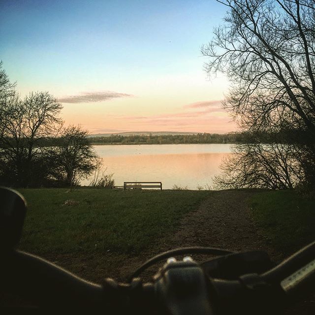 Cskoyles's tweet photo. Cold one out there today but gorgeous evening for some fresh air :) π² π΅ββοΈ #freshairclub #freshairtherapy #viewfrommyhandlebars #mtb #mtblife #cycling #winterbike #winterviews #winterbikeride https://t.co/Dw8Fxjzj29 https://t.co/xFokpUJpfQ