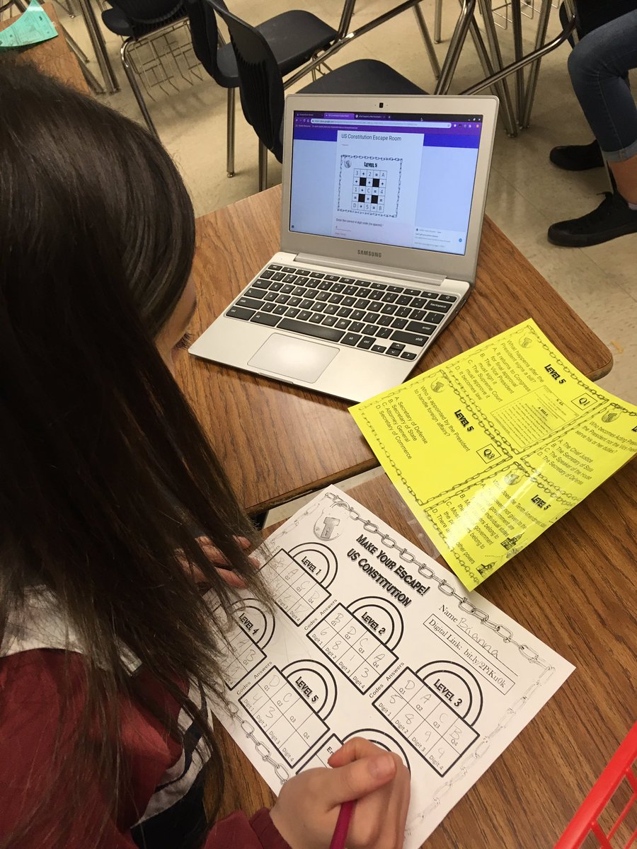 Amy_Lemaster's tweet photo. Engaging Ss with an Escape Room activity to review the US Constitution. 👏🏻👏🏻 https://t.co/BI6aD1LCTX