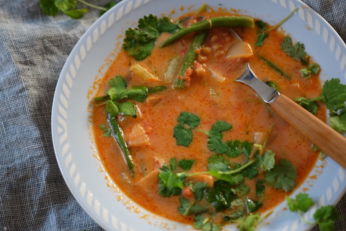 sirfos's tweet photo. Varm, rask og mettende suppe er passende januarmiddag, Denne er vegetar, men du kan bruke både kylling og fisk i suppa hvis du vil. https://t.co/8x4nhIRR9e https://t.co/XsAsLgWKJq