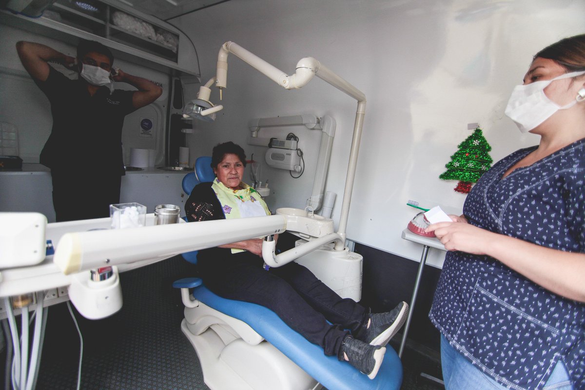 CerroNaviaCL's tweet photo. ¡La Clínica Dental Móvil comenzará con atención territorial! 👏

Disminuir las enfermedades de salud bucal de la comunidad cerronavina es nuestro compromiso. Revisa acá las fechas y territorios donde te podrás atender: https://t.co/Lqg6CK7XDO https://t.co/5HDbq1ESTK