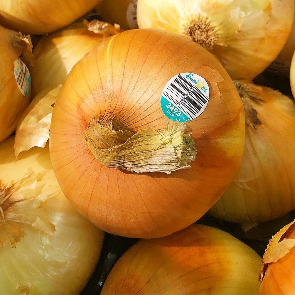 Onions52's tweet photo. Sunions are now available in select stores throughout the U.S. and Canada. Taste the first Tearless and Sweet onion today! #Sunions #tearlessonion https://t.co/zfxNDcKoik