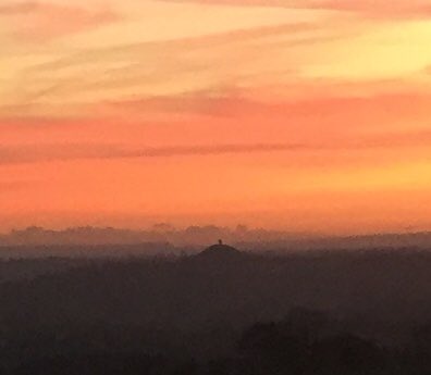 LLToby's tweet image. GlastonburyTor this evening. As the days grow longer, the vibes get stronger 🌞 #Glastonbury #glastonbury2019 #sunset #commute #positivevibes #nature #landscape