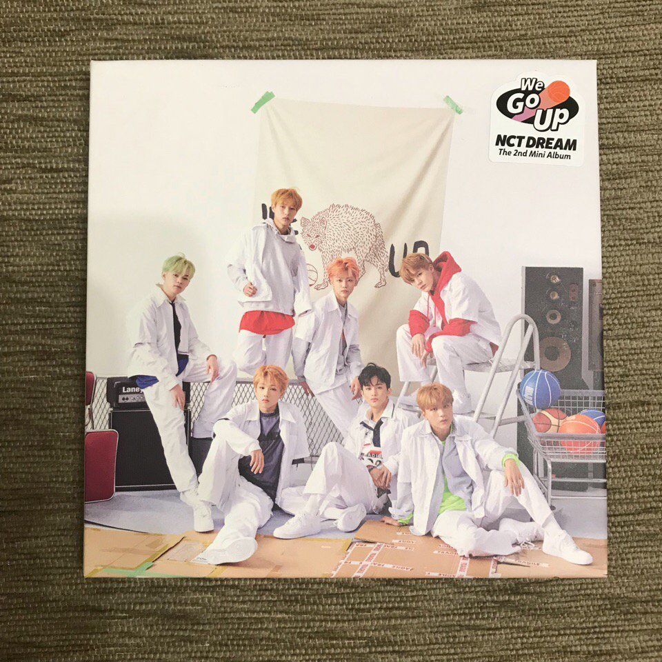 jeonhyung_twt's tweet photo. ❗ПРОДАМ❗

очень нужны деньги( сильно плачу😭😭😭)

все альбомы в идеальном состоянии,без карт, 850р с учетом доставки по рф( в другие страны доставка дороже)
Песеники Got7 по 400р +доставка 150р по рф ( состояние хорошее,к каждому прилагатся плакат)

за рт чмокаю в щечки !! https://t.co/vQ1RyXOGyL