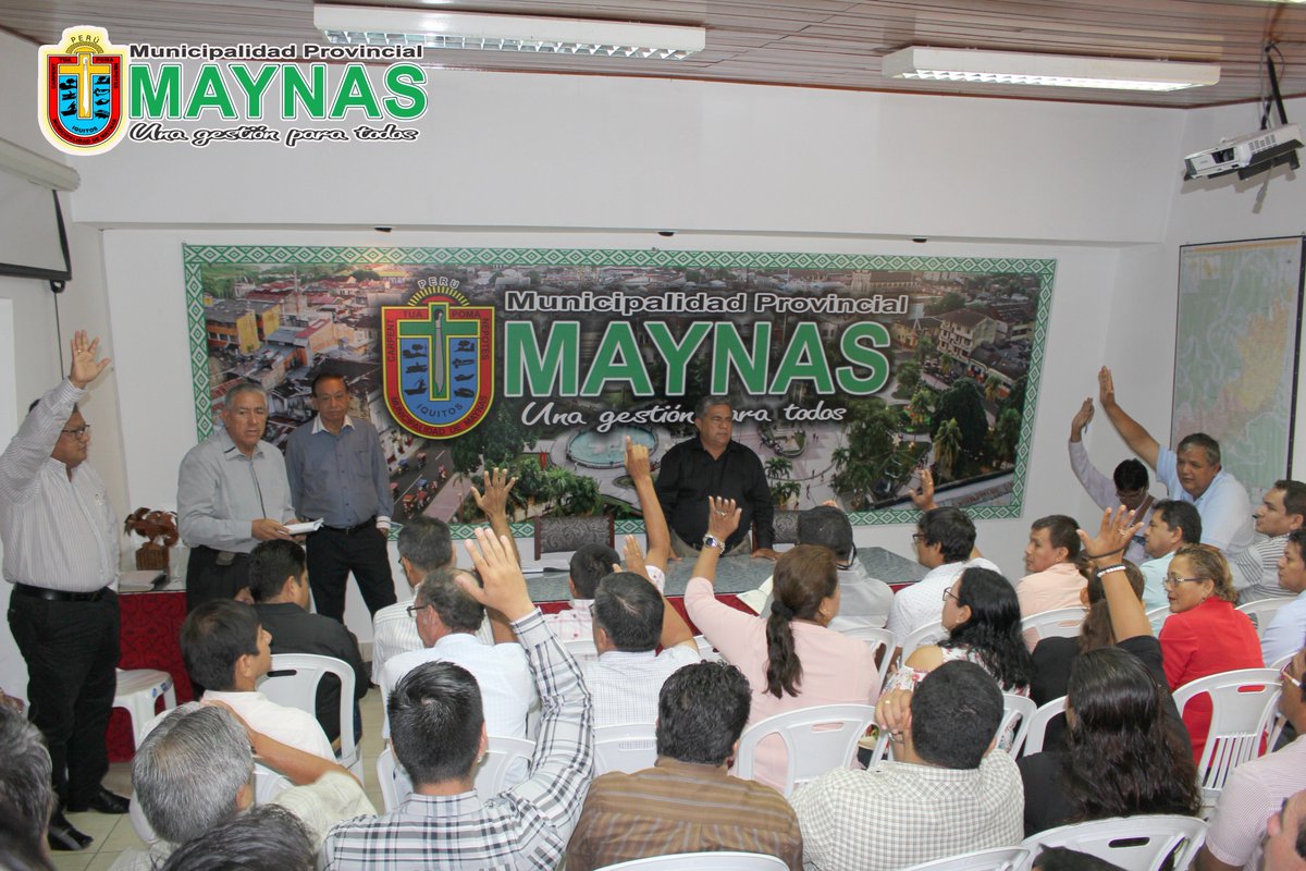 El Alcalde de la Municipalidad Provincia de Maynas, Francisco Sanjurjo Dávila, conjuntamente con el gerente municipal Octavio Rojas Salazar se reunió con los funcionarios de diferentes áreas con la finalidad de implementar el plan de desarrollo municipal en diferentes materias.