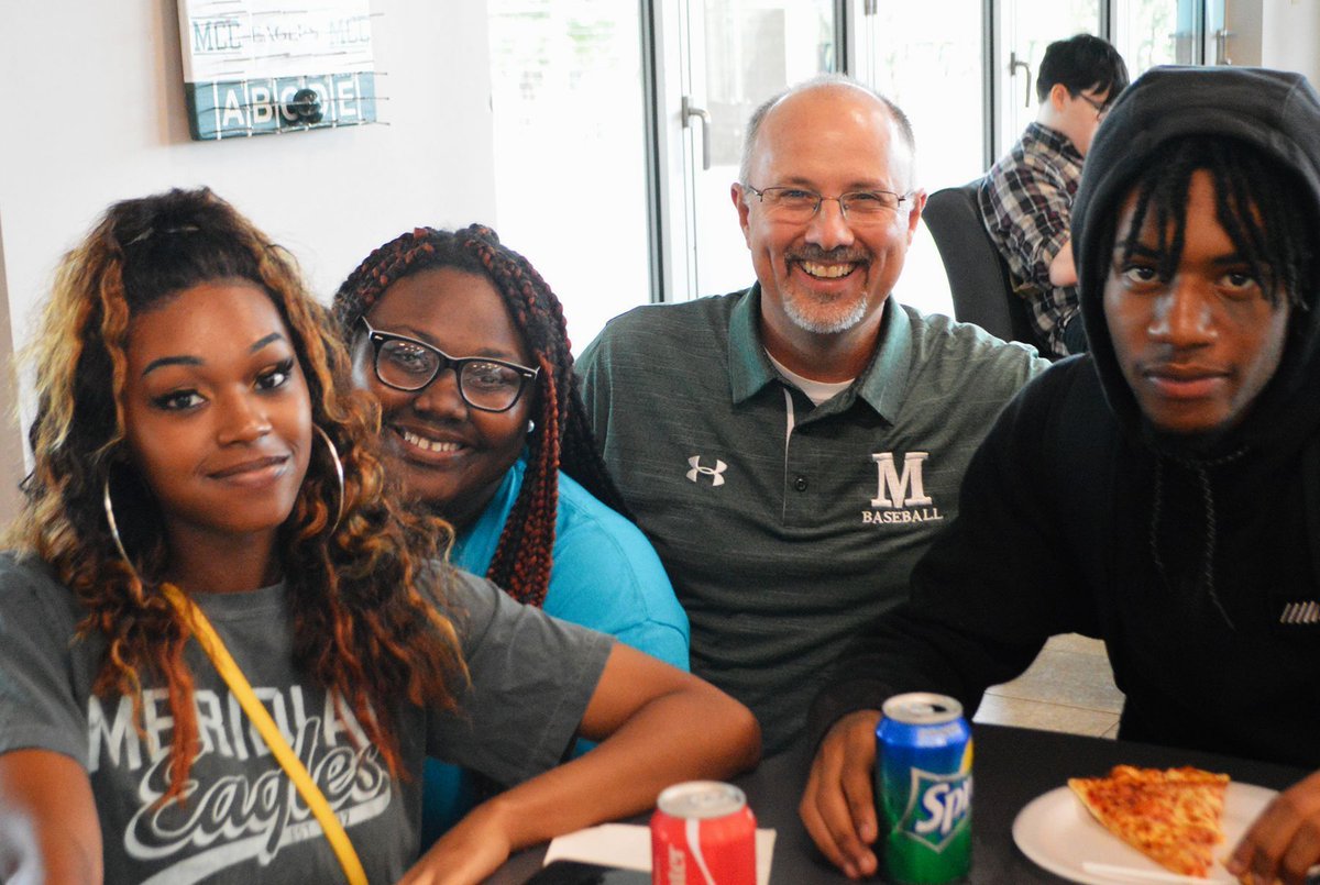 MCCEagles's tweet image. Join us for "Pizza with the President" tomorrow in the Quave! We'll start serving at 11:30 am. Don't forget your ID. #pizzawiththepresident #welcomebackweek