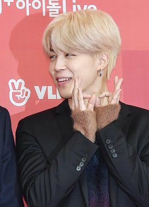 zacrell_15's tweet photo. Is this ⭕⭕ relationated with this? 👌👌
Aah 😵 Jimin gave us a clue again??
#BigHit
#YouAndMe
#YouandI
#DifferentButTogether
@BigHitEnt
@BTS_twt
#JIMIN
#BTS #방탄소년단 https://t.co/HVA8BsLkP0