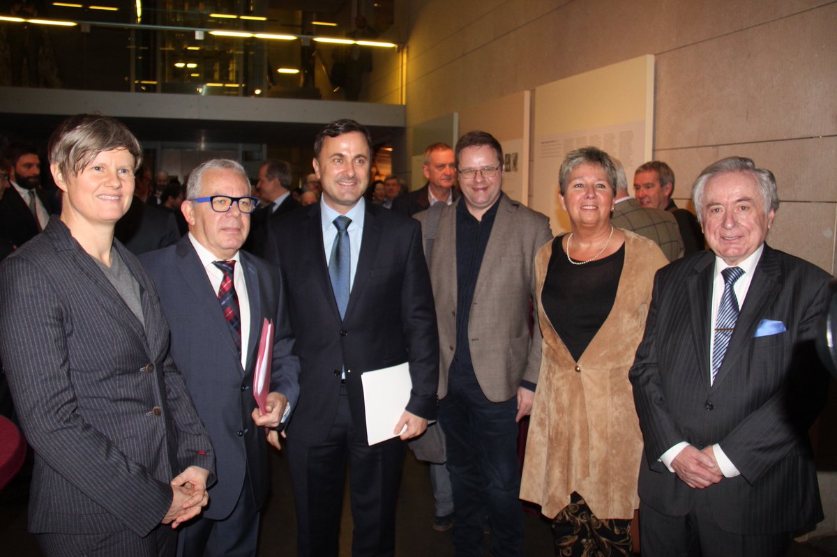 Op der Neijoerschreceptioun mat der Press war ech mer mat de Journalistevertrieder eens datt et wichteg ass eng fräi, onofhängeg a kritesch Press zu 🇱🇺 ze hunn. Dofir stellt d’Regierung der Press déi néideg Moyene zur Verfügung fir qualitativ héichwäerteg schaffen ze kënnen.