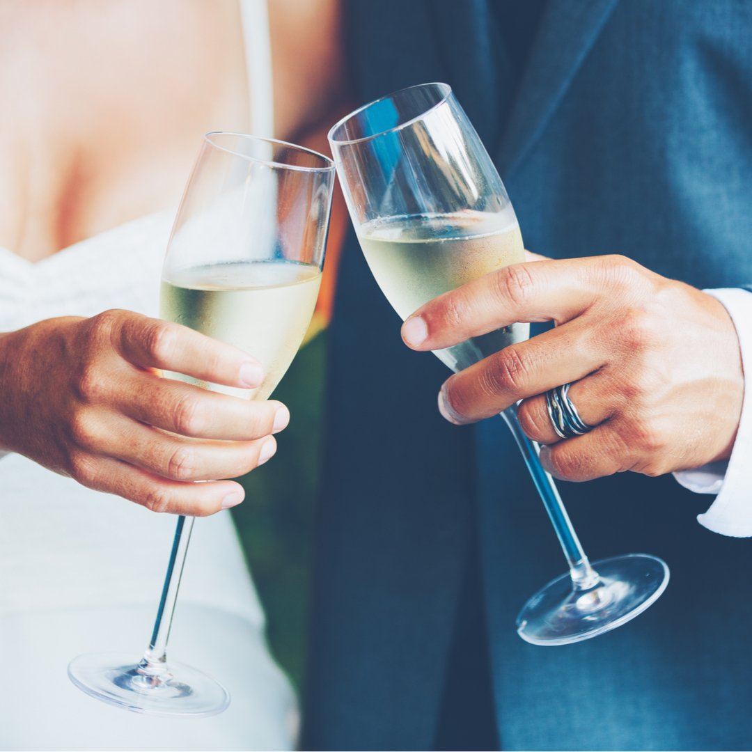 Looking to get wed at Hinton Firs Hotel in 2019? Book your wedding day of dreams for only 👀£100 DEPOSIT!👀 2019 weddings only…it's time to get that romantic ball rolling! #HintonFirsHotel #2019wedding #lowdeposit #Bournemouthwedding