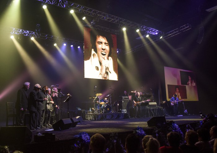 VisitGraceland's tweet photo. We can't wait to share #ElvisWeek19 news next week! Stay tuned to https://t.co/E3WLMuH2HL and sign up for #Graceland's e-newsletter: https://t.co/7XnteSEyYA #Elvis https://t.co/C5VXDhvyYY