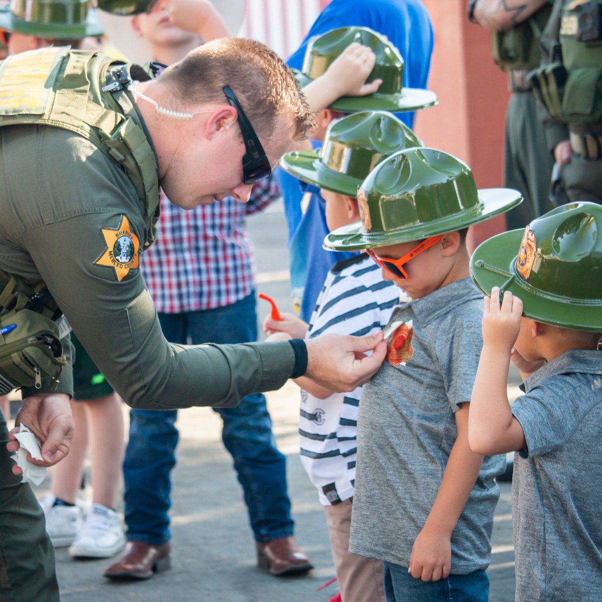Merced_CA_Fair's tweet photo. Today is National Law Enforcement Appreciation Day + we want to sincerely thank the @MercedSheriff for all the work they do to keep our fair and community safe! If you see a sheriff or police officer today thank them! #nationallawenforcementappreciationday #2019MCF #MercedFair https://t.co/bkw25yOkZi