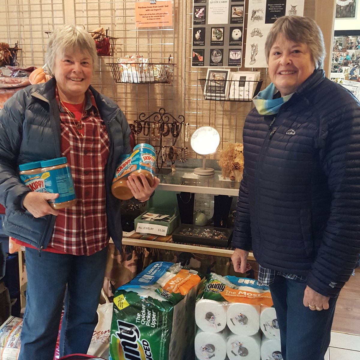 Meet the Murcott Twins with their generous donation from our wish list. Thank you ladies! Wildliferescuecenter.org or Amazon #wishlistwed #naturelovers