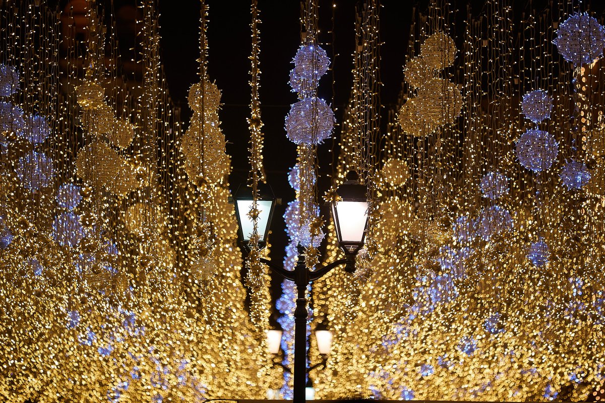 moscowgov's tweet photo. A little bit more of festive Moscow. It's beautiful!

#Winter https://t.co/B4D8KcZMWm